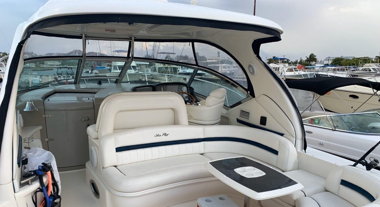 private boat charters in the Cayman Islands